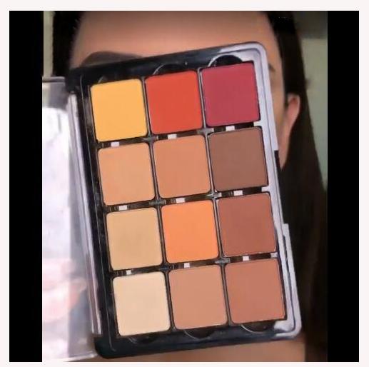 Glitter Metallic Mixed Color Eye Shadow Palette Đẹp Satin Matte Thành phần khoáng chất 1